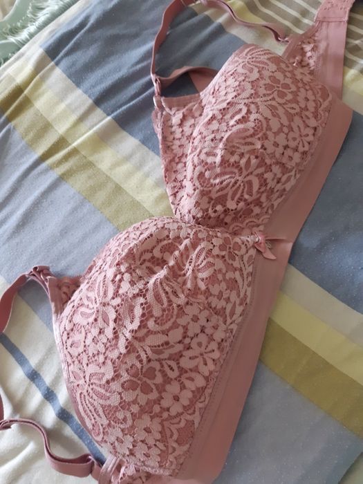 Бюстгальтер .Франция. 650 гр. Для кормящих.