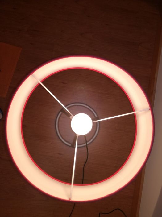 Candeeiro de aparador da loja O Gato Preto - Impecável