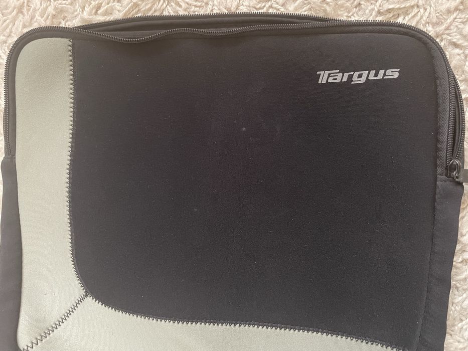 Targus pokrowiec torba obudowa etui dobry stan na laptopa na zamek