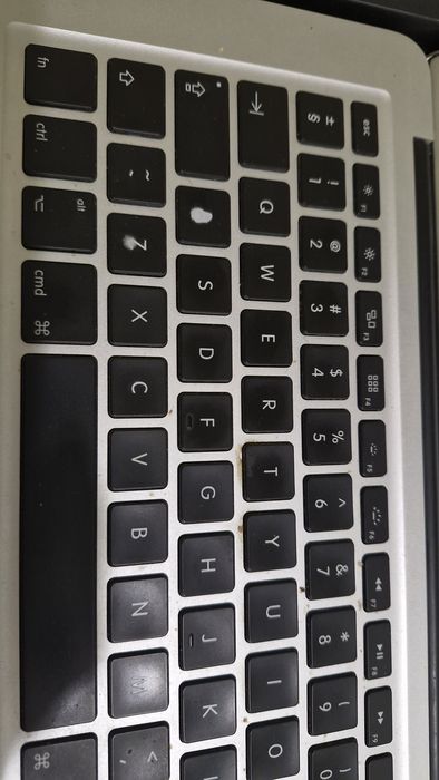 Apple MacBook Air 13" 2012 i7 8GB RAM 250gb + Apple Magic mouse
