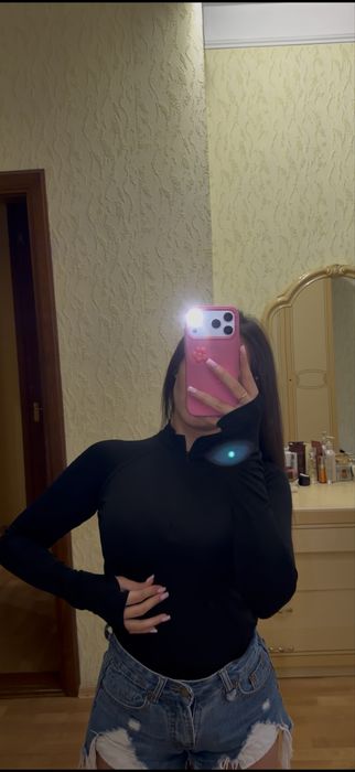 Боді на блискавці з пальчиками
