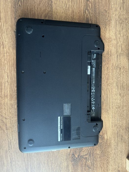 Dell inspiron N5040 Intel P6200 ram 2gb, hdd 320 gb