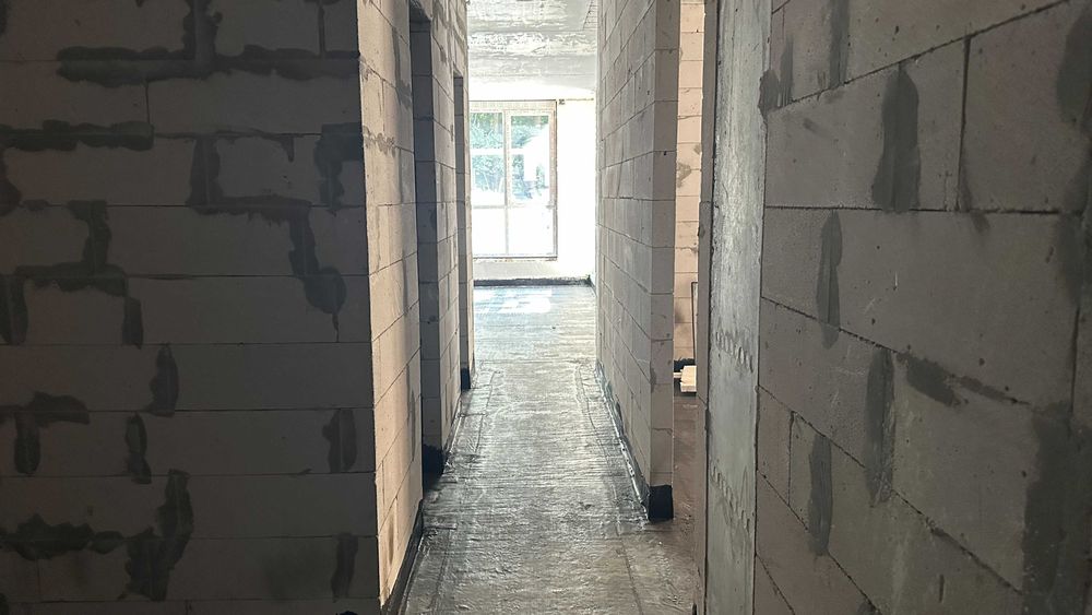 Продаж 2-к квартири + власне патіо, площа: 72.2 м², Брюховичі