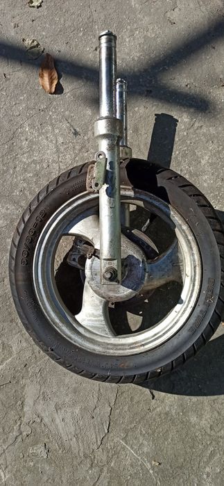 Колесо скутера r12 с перьями