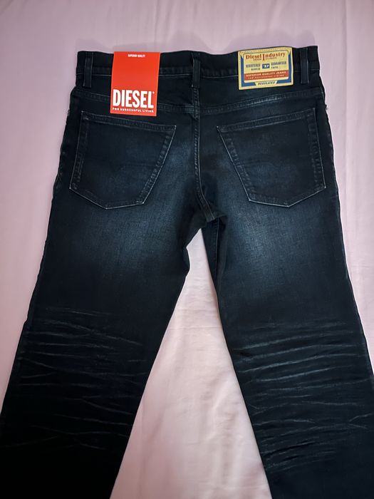 Wyprzedaż spodnie męskie Diesel.