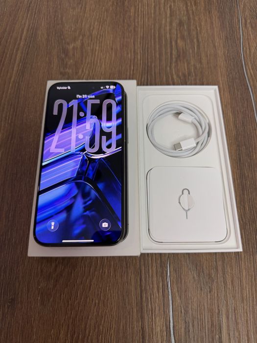 Продам Iphone 15 pro max 256 як Новий
