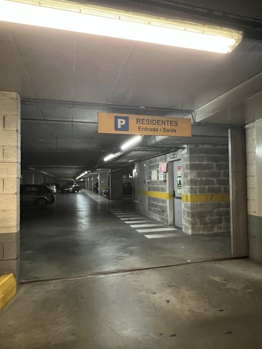 Lugar garagem dentro do forum Viseu