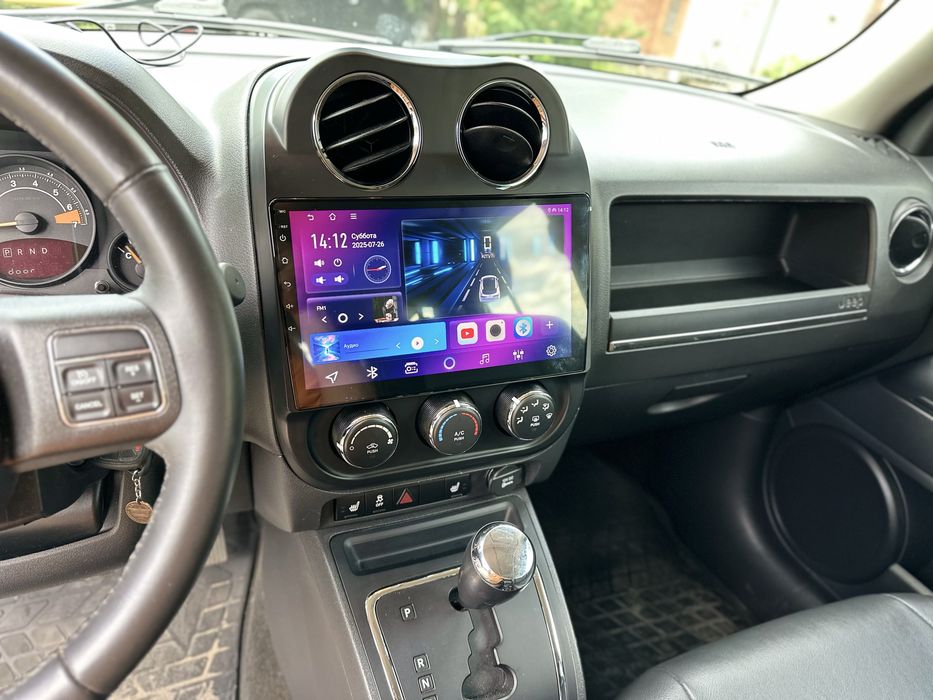 Магнитола  андроїд для Jeep Compass, Patriot, CarPlay