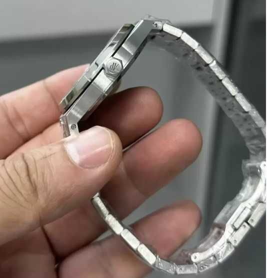 Audemars Piguet Royal Oak 37мм Ref.15454BC.GG.1259BC (4 варіанта)