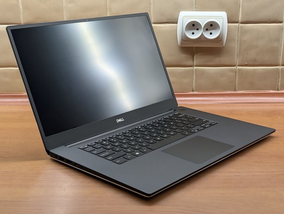 Dell XPS 15 7590, i9-9980HK, GTX 1650, FHD IPS, 16 RAM, 256 ssd