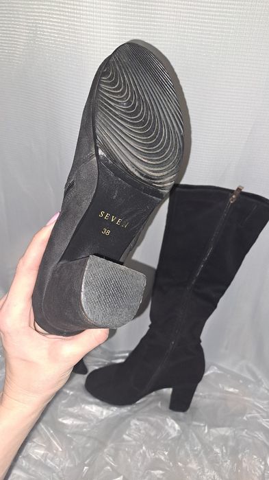 Чоботи на підборах