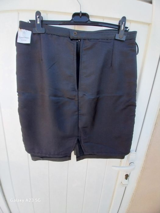 Saia em pele preta da Casa das Peles