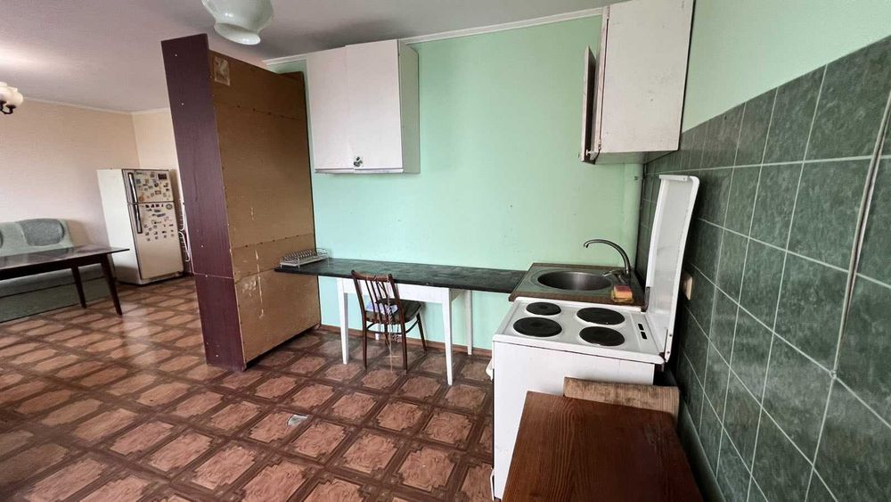 Продам 2к. квартиру 71м2 с большой кухней-студией в г.Черноморске