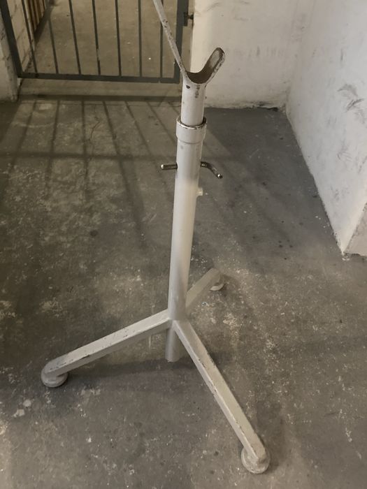 Solidne stojaki pod sztangę