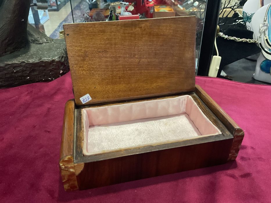Caixa joias vintage com metal forrada peça inglesa 20x11x6,5 cm