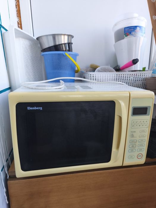 Продам повністю робочу мікрохвильовку