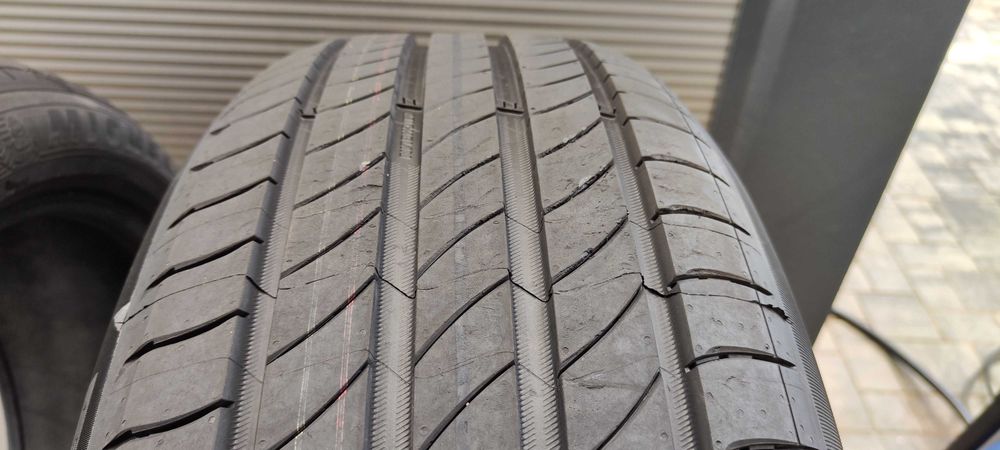 Opona 235/45 R20 100V Michelin Primacy 4