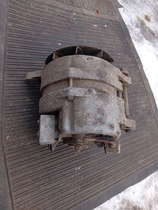 Продам генератор москвич