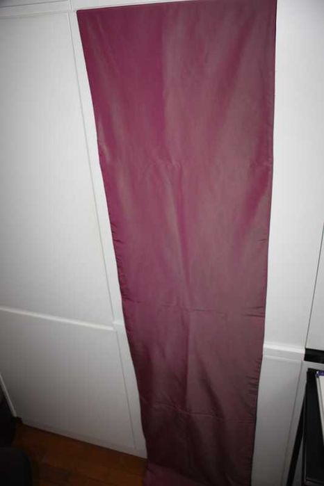 Estola cor de rosa e bordeaux acetinada de cerimónia