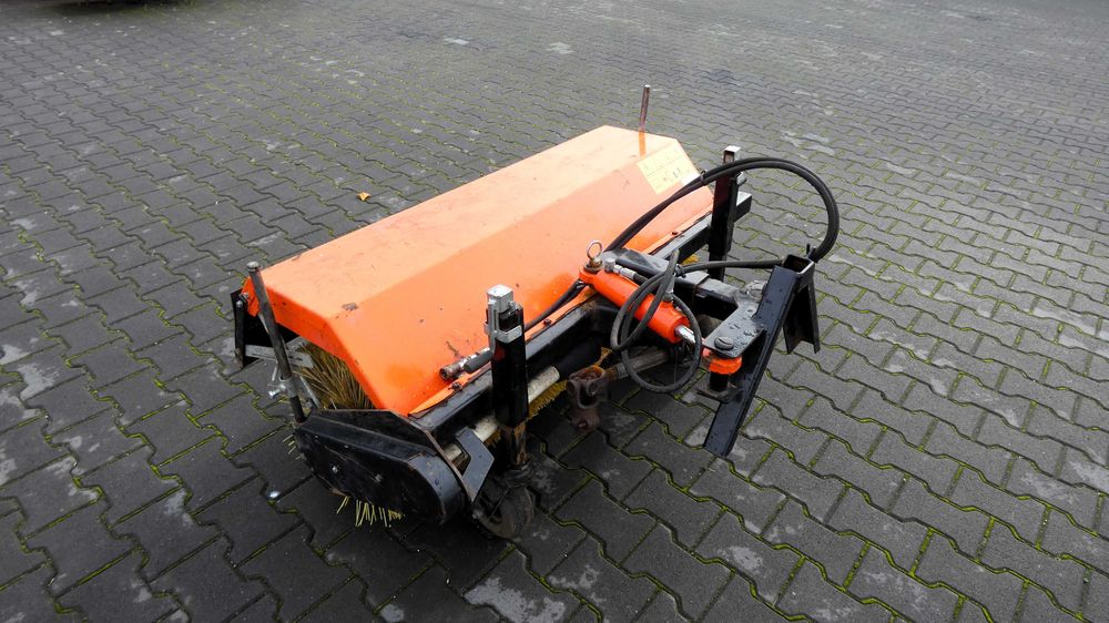 Zamiatarka KUBOTA KOVA LH1210 - Baras