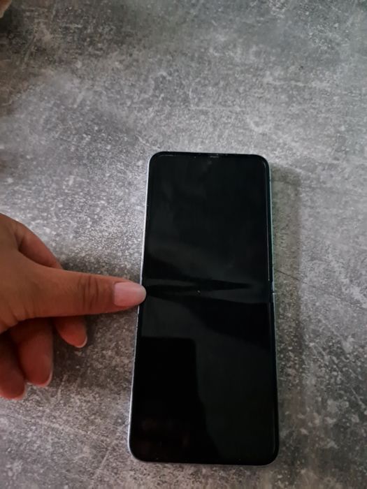 Samsung z flip 6 uszkodzony