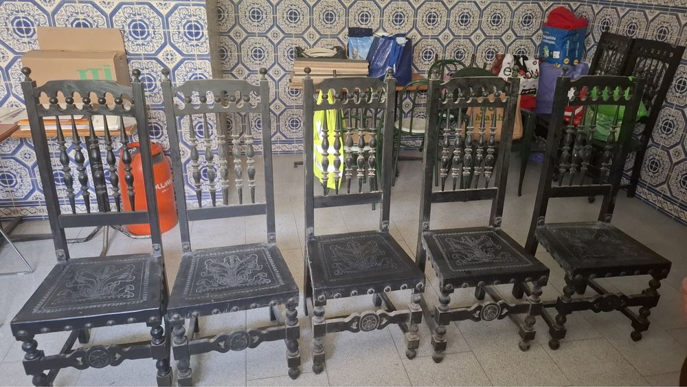 Conjunte de mesa e cadeiras