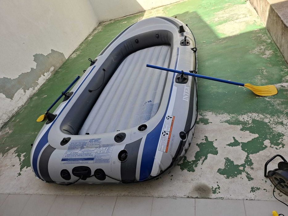 Barco Insuflável Intex Excursion 4 (Como Novo / 4 Pessoas - 500kg)