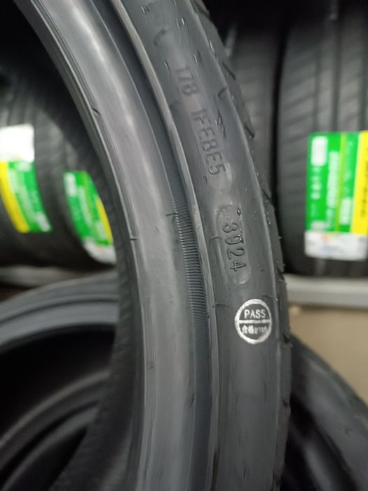 Grenlander L-Zeal 56 235/35 R20 92W XL