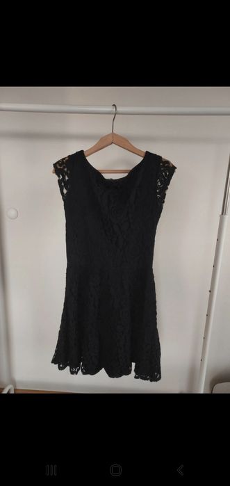 Czarna koronkowa sukienka reserved S mała czarna