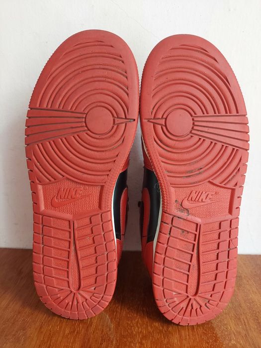 Кроссовки фірми air Jordan nike оригінал 

Розмір по бірці:
Us 7y  UK