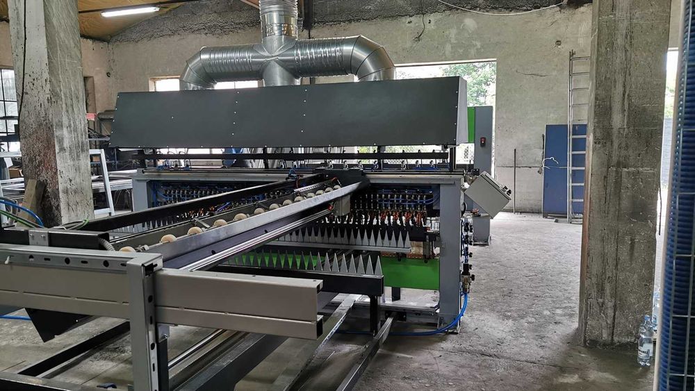 LINIA ZGRZEWARKA DO PRODUKCJI paneli ogrodzeniowych 3D + 3 prościarki