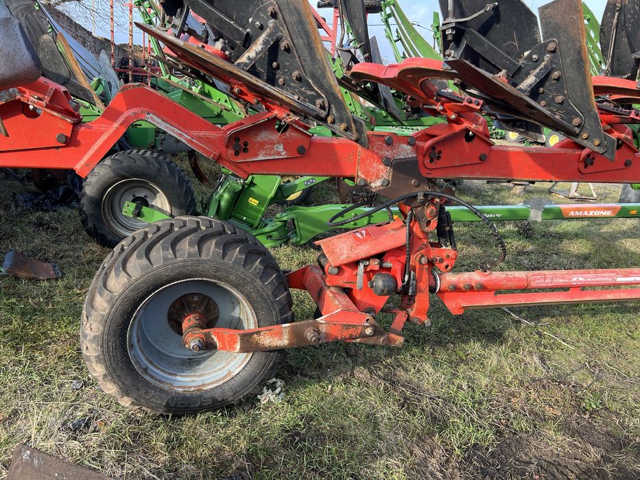 Продам плуг Gregoire Besson SPB9 2011