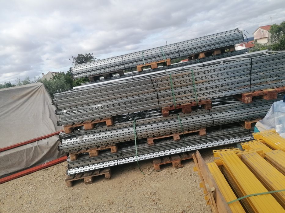 Racks, parteleiras industriais, estantes de armazém