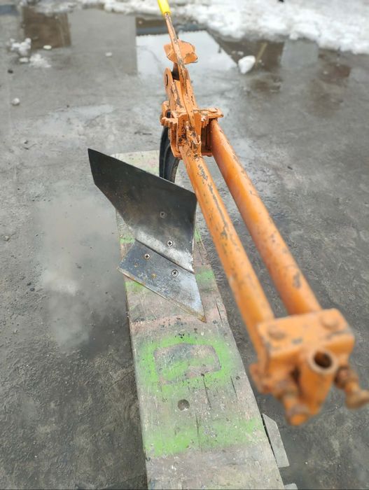 Продам плуг до мотоблока