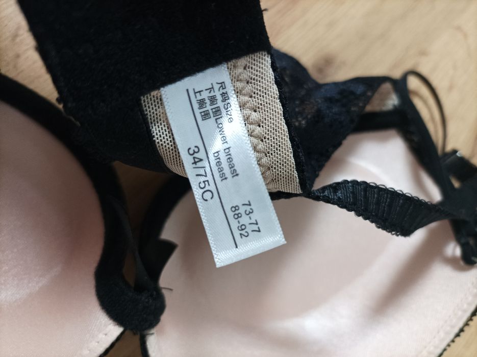 Новий бюстгальтер з пуш ап