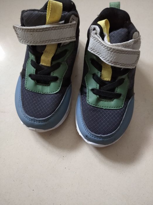 Adiddas Rserved rozmiar 24/25