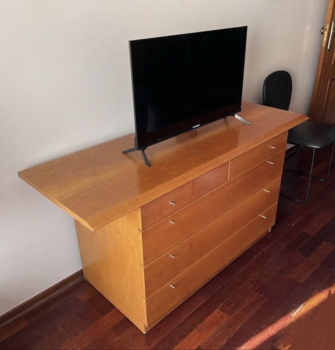 Cómoda + Par de Mesas de Cabeceira Altamira-Design Espanhol