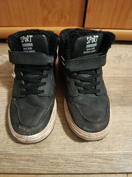 Кросівки демісезонні 34-35 розмір.