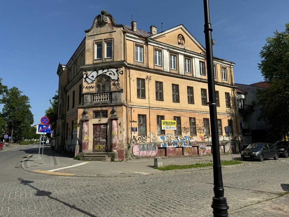 Nieruchomość zabudowana budynkiem kamienicy o powierzchni 737 m2