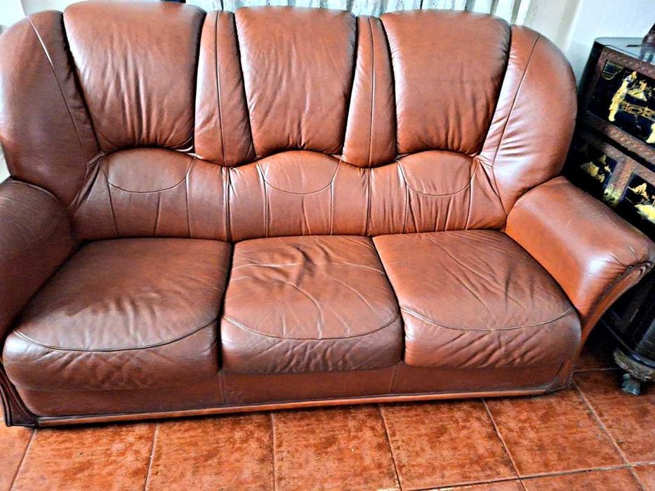 Oportunidade - VENDO PACK de 3 Sofás, em pele, 120€, (Negociável).