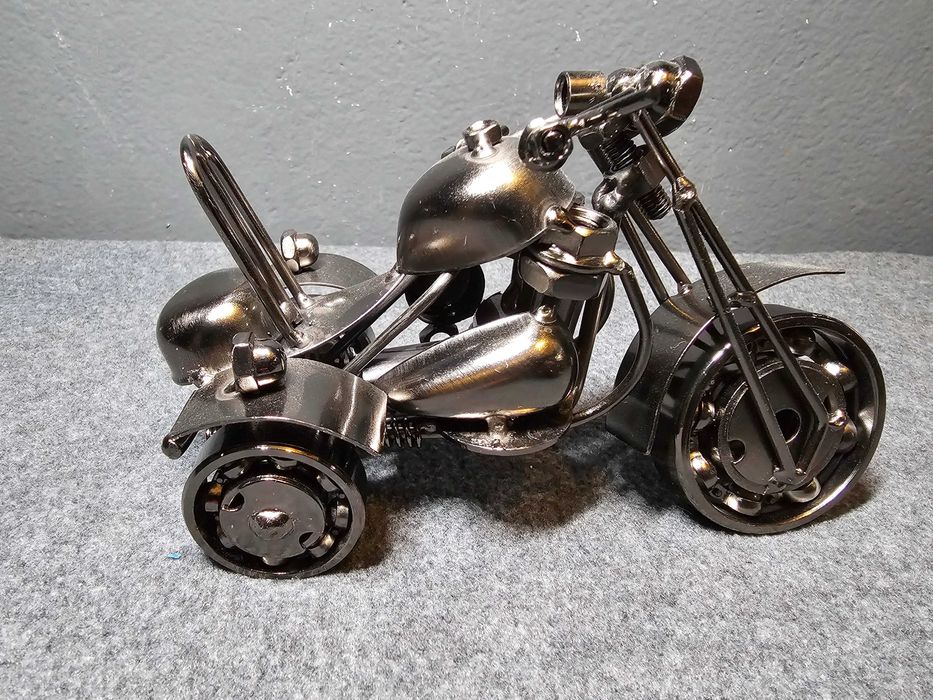 Motocykl metalowy typu chopper