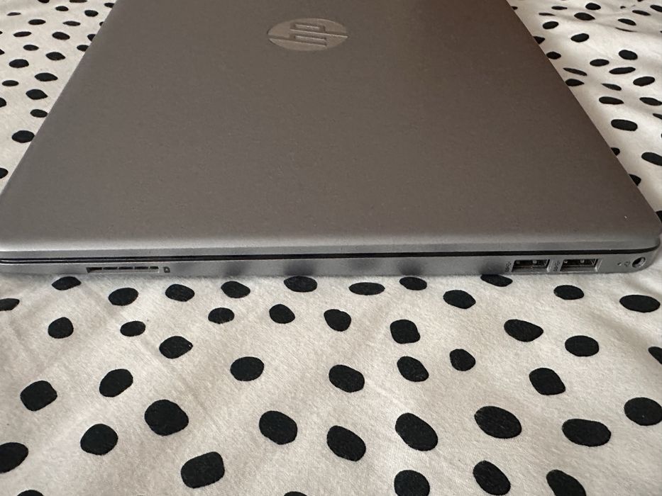 Portátil HP 250 G8