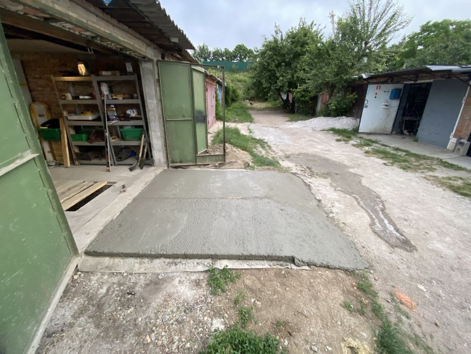 Продам гараж з новим ремонтом