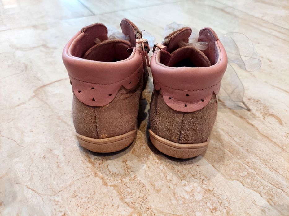 Sprzedam buty Bartek rozmiar 26