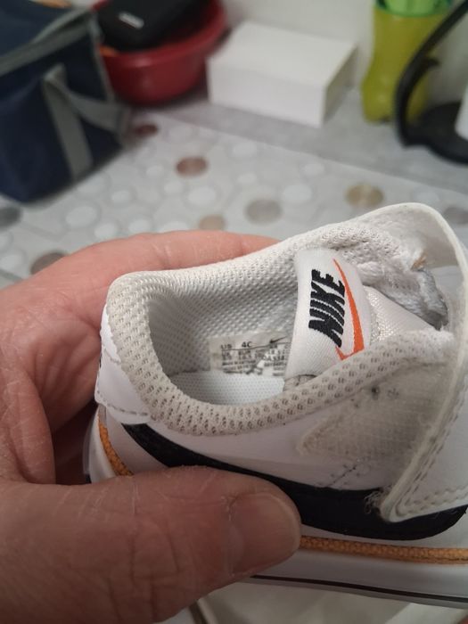 Sapatilhas de crianca