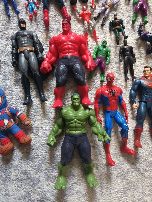 Zestaw figurek superbohaterów Marvela