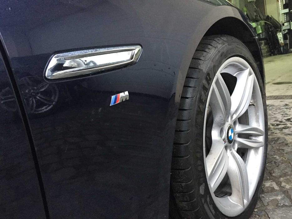 Шильдик BMW M на крылья, металлическая наклейка на крило бмв