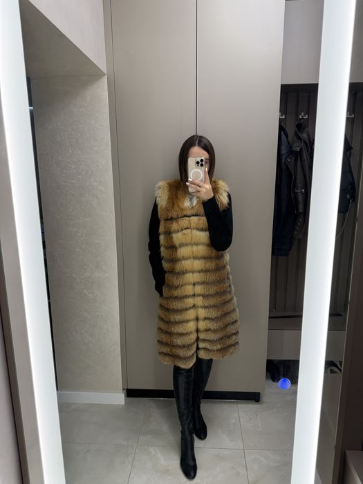 Жилетка з натурального хутра лисиці