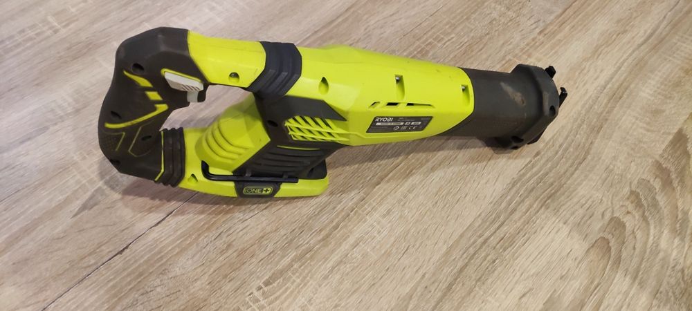 Ryobi 18V One Plus. Piła szablasta. Lisi ogon. Lisica