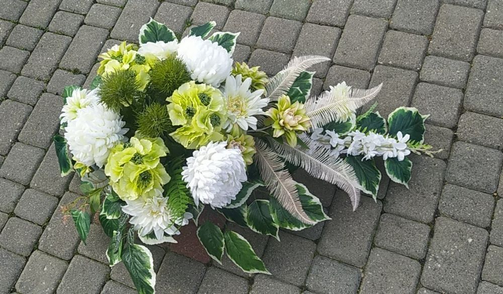 Wiązanka na cmentarz, Kompozycja kwiatowa na cmentarz, Stroik na grób